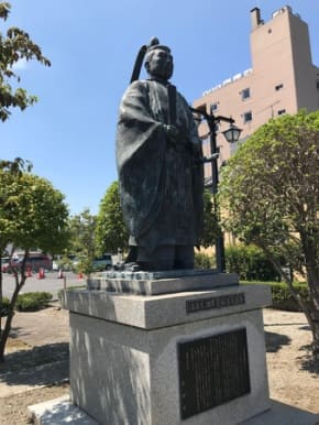 栃木県足利市にある室町幕府を開いた征夷大将軍足利尊氏公像