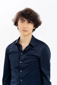 撮影：新潮社写真部